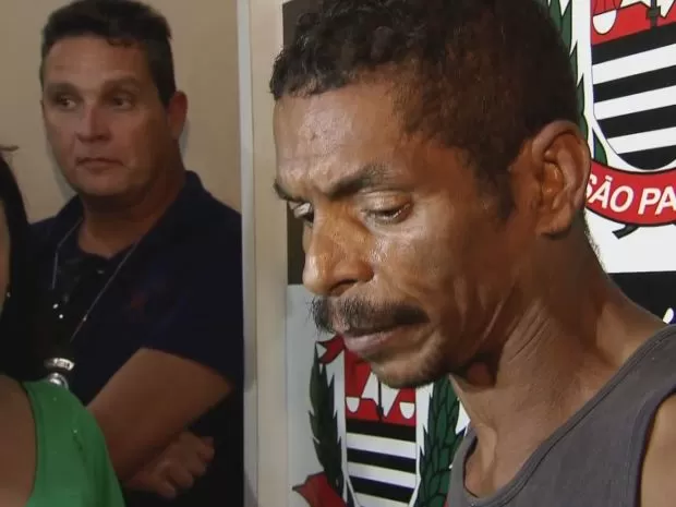 Homem agrediu dona de casa com um pedaço de madeira em Guarujá, SP.