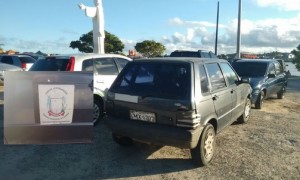 Veículo foi flagrado na praia do Cristo. Foto: Blog Agravo.