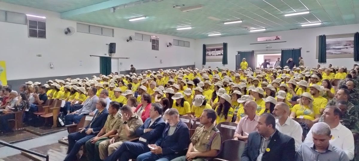 ESTUDANTES DA UESC PARTICIPAM DO PROJETO RONDON EM MINAS GERAIS - ILHÉUS  24H :: Porque a notícia não para.